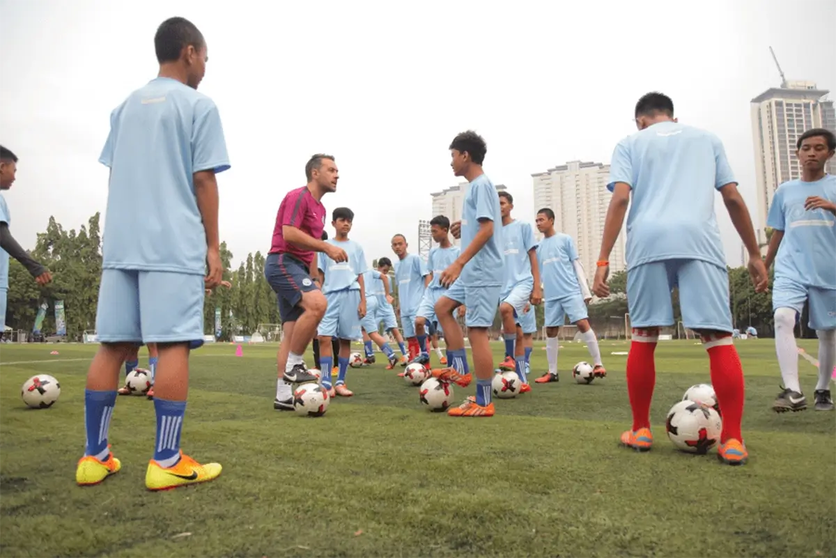 Qnet—Manchester City Deliver Football Coaching Clinic For Children 6 QNET