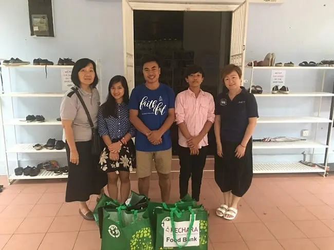 QNET Malaysia Lends Hand To The Needy At Kechara Soup Kitchen