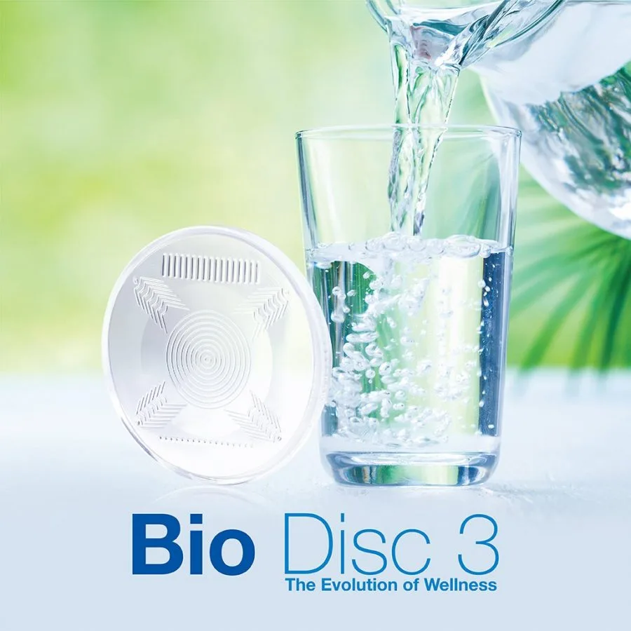 Amezcua Bio Disc 3 – Redefining The Energy Of Water 4 Glass of water with Amezcua Bio Disc 3